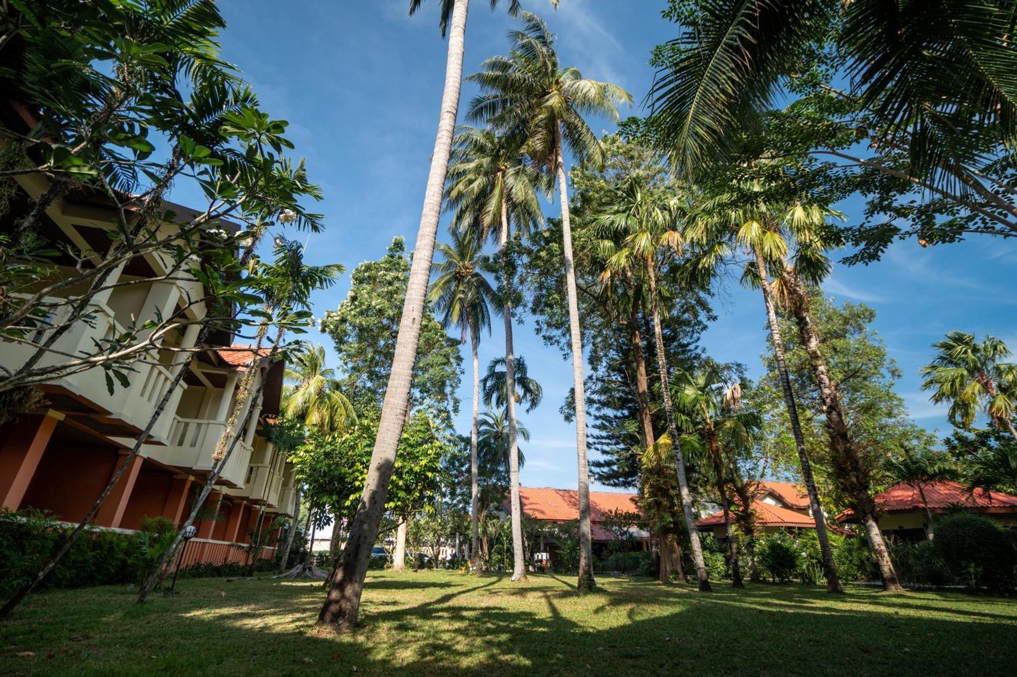 Phuket Leelavadee Hua Ting Resort Patong Buitenkant foto
