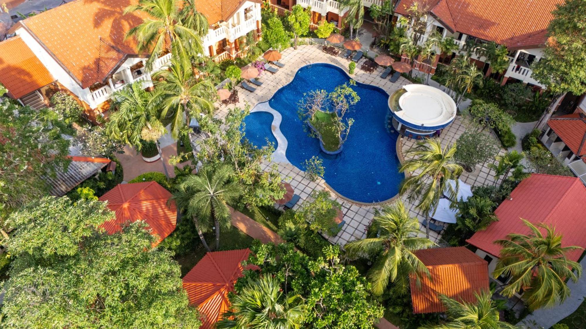 Phuket Leelavadee Hua Ting Resort Patong Buitenkant foto