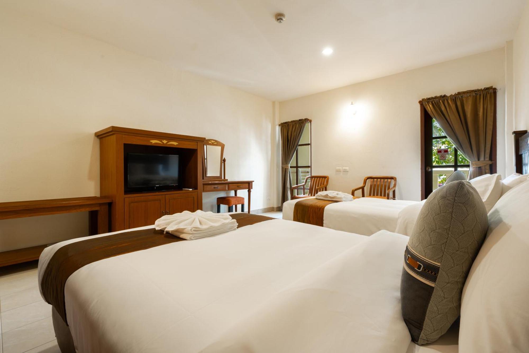 Phuket Leelavadee Hua Ting Resort Patong Buitenkant foto