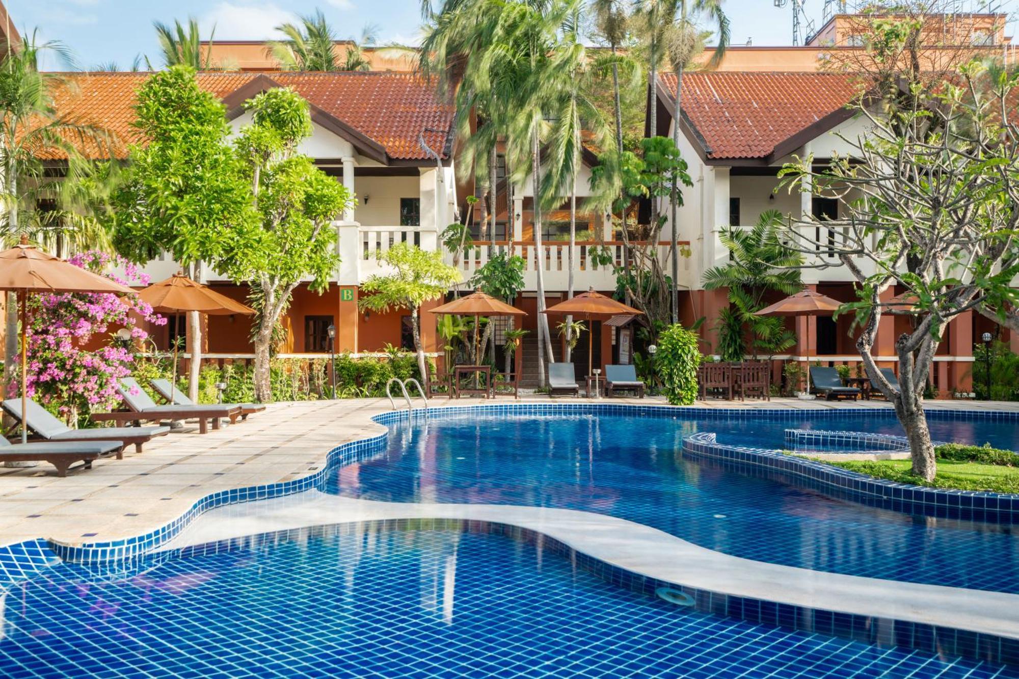 Phuket Leelavadee Hua Ting Resort Patong Buitenkant foto