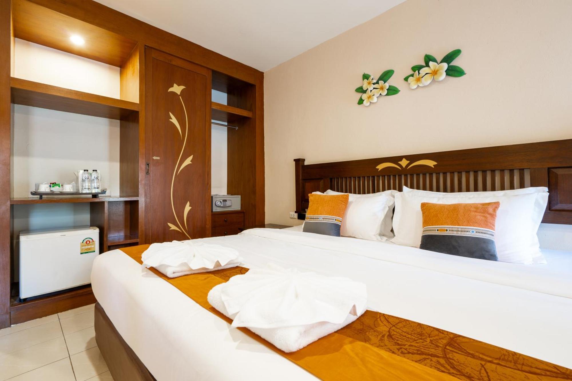 Phuket Leelavadee Hua Ting Resort Patong Buitenkant foto