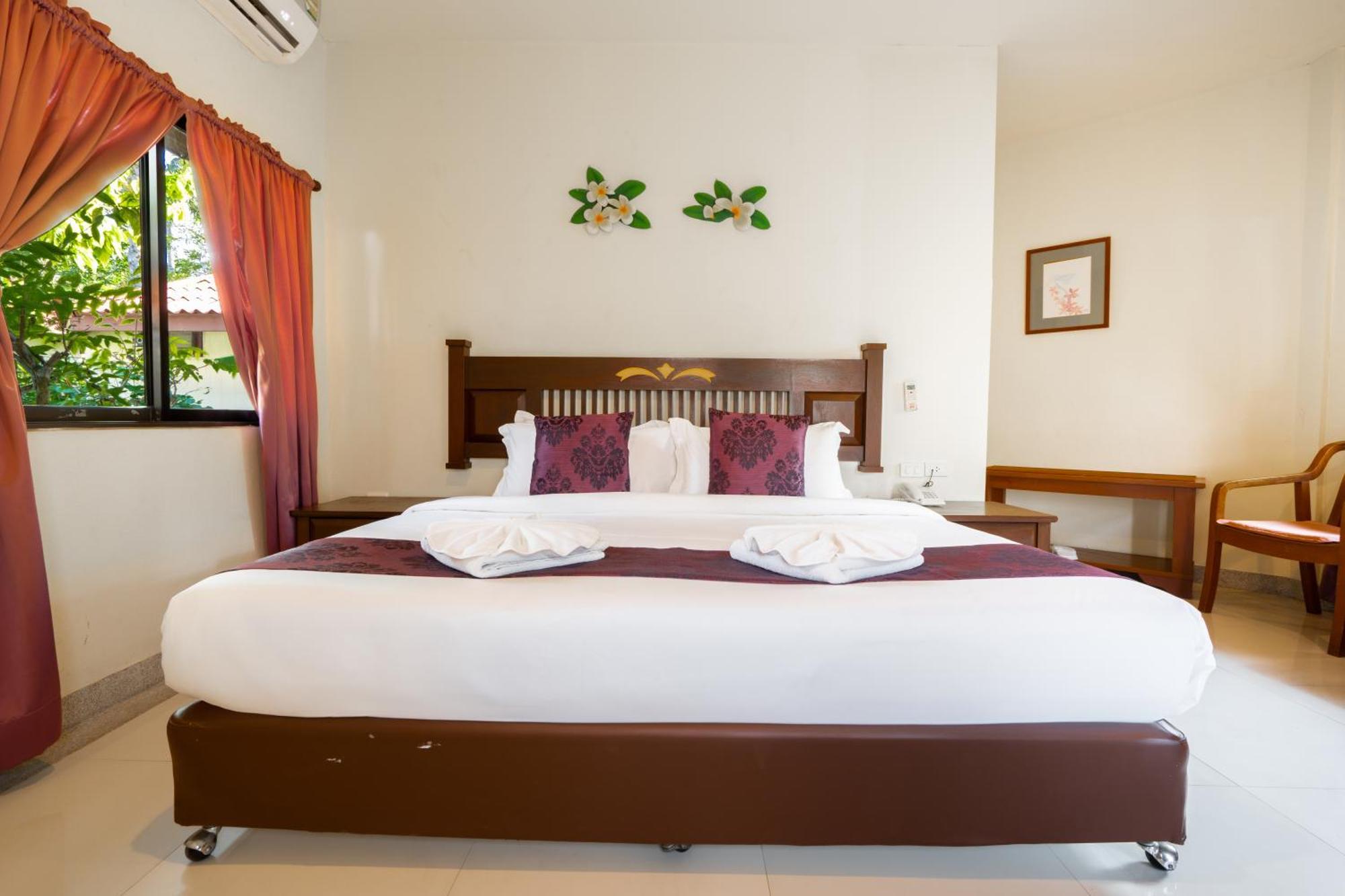 Phuket Leelavadee Hua Ting Resort Patong Buitenkant foto