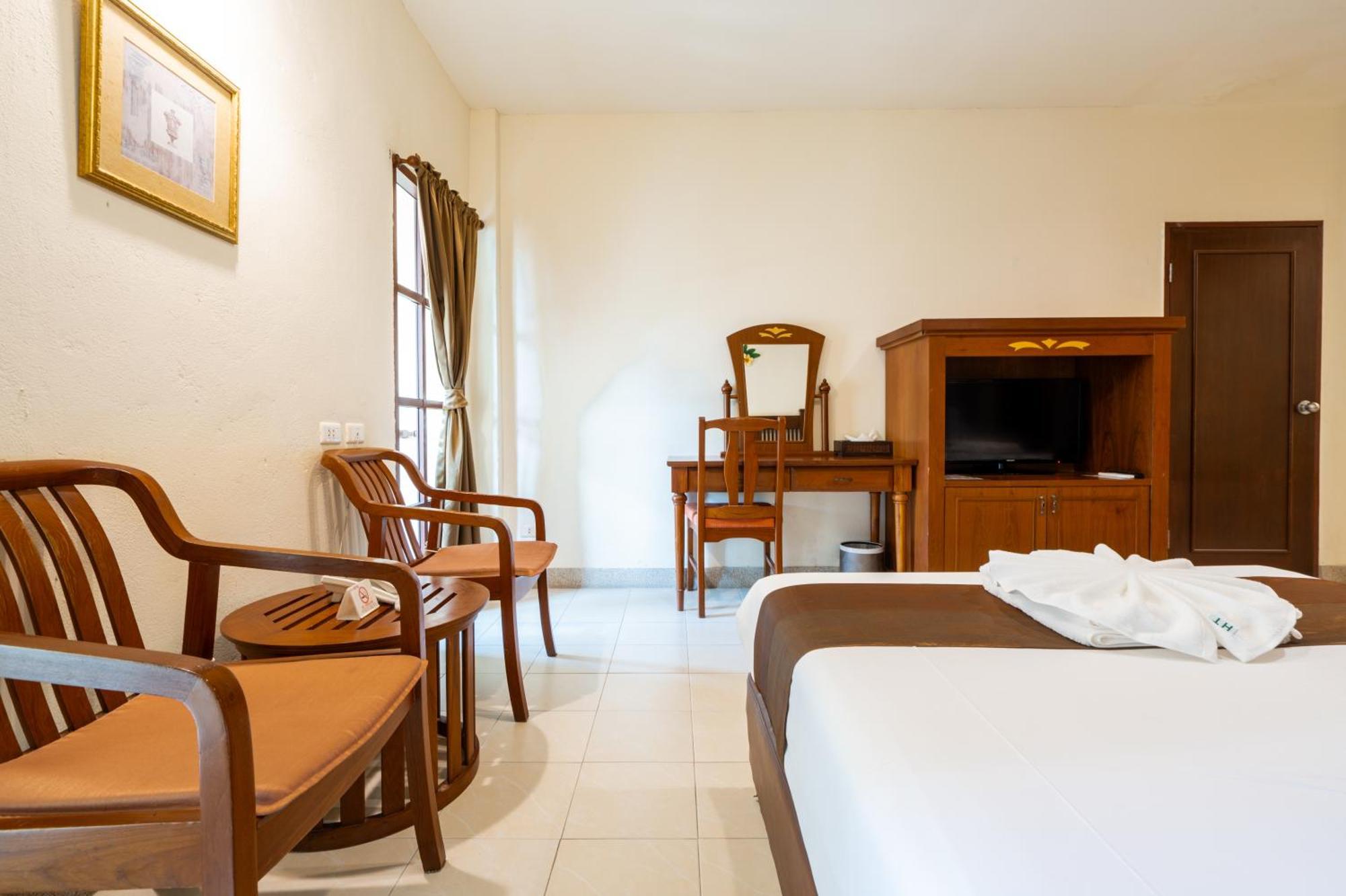Phuket Leelavadee Hua Ting Resort Patong Buitenkant foto
