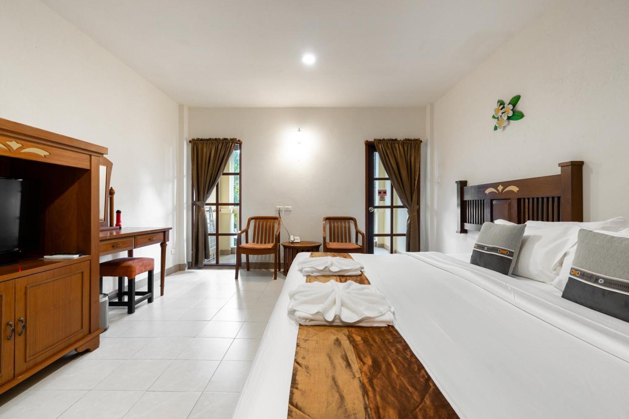 Phuket Leelavadee Hua Ting Resort Patong Buitenkant foto