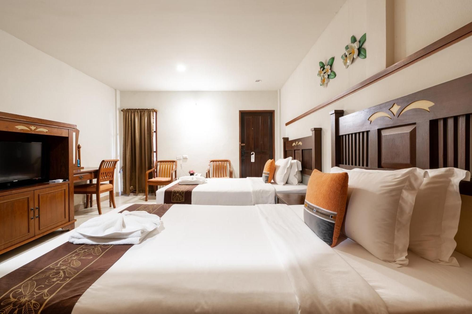 Phuket Leelavadee Hua Ting Resort Patong Buitenkant foto