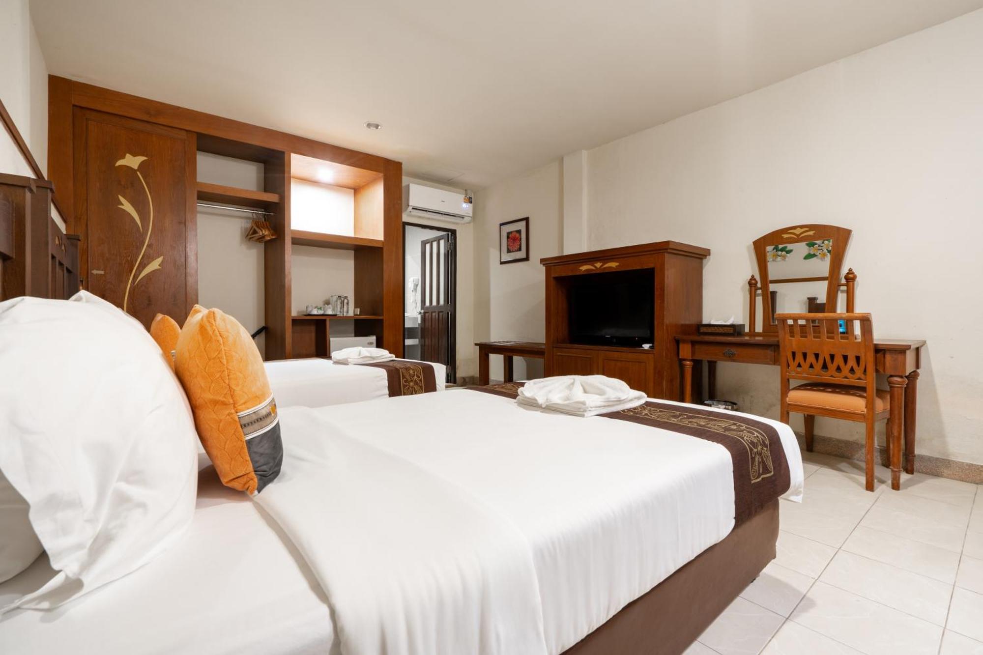 Phuket Leelavadee Hua Ting Resort Patong Buitenkant foto